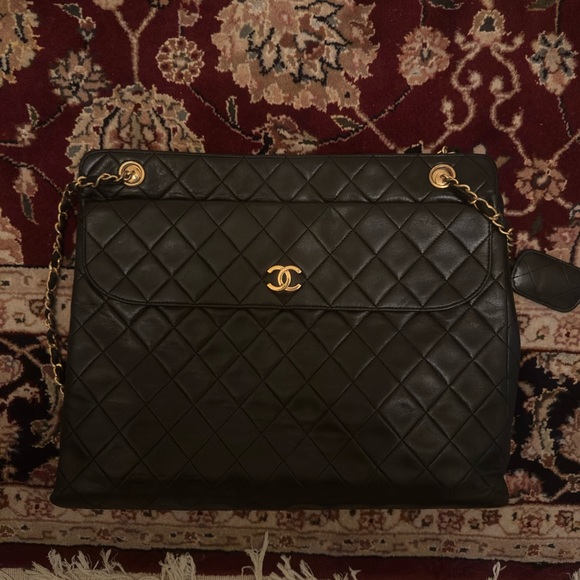 CHANEL Large Black Quilted Vintage Lambskin Tote with 24K Plated Gold Accents - Picture 1 of 17
